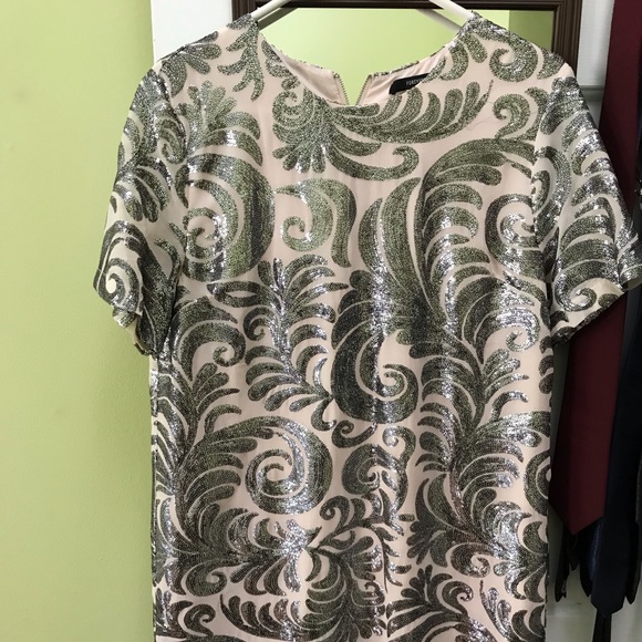 Dress - Picture 1 of 3